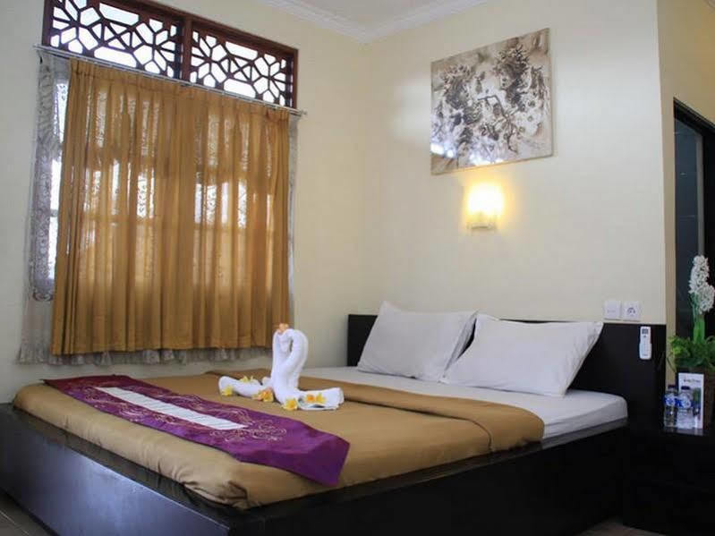 Vaccinated Staff - Oyo 3523 Gong Corner Homestay Kuta Lombok Eksteriør billede