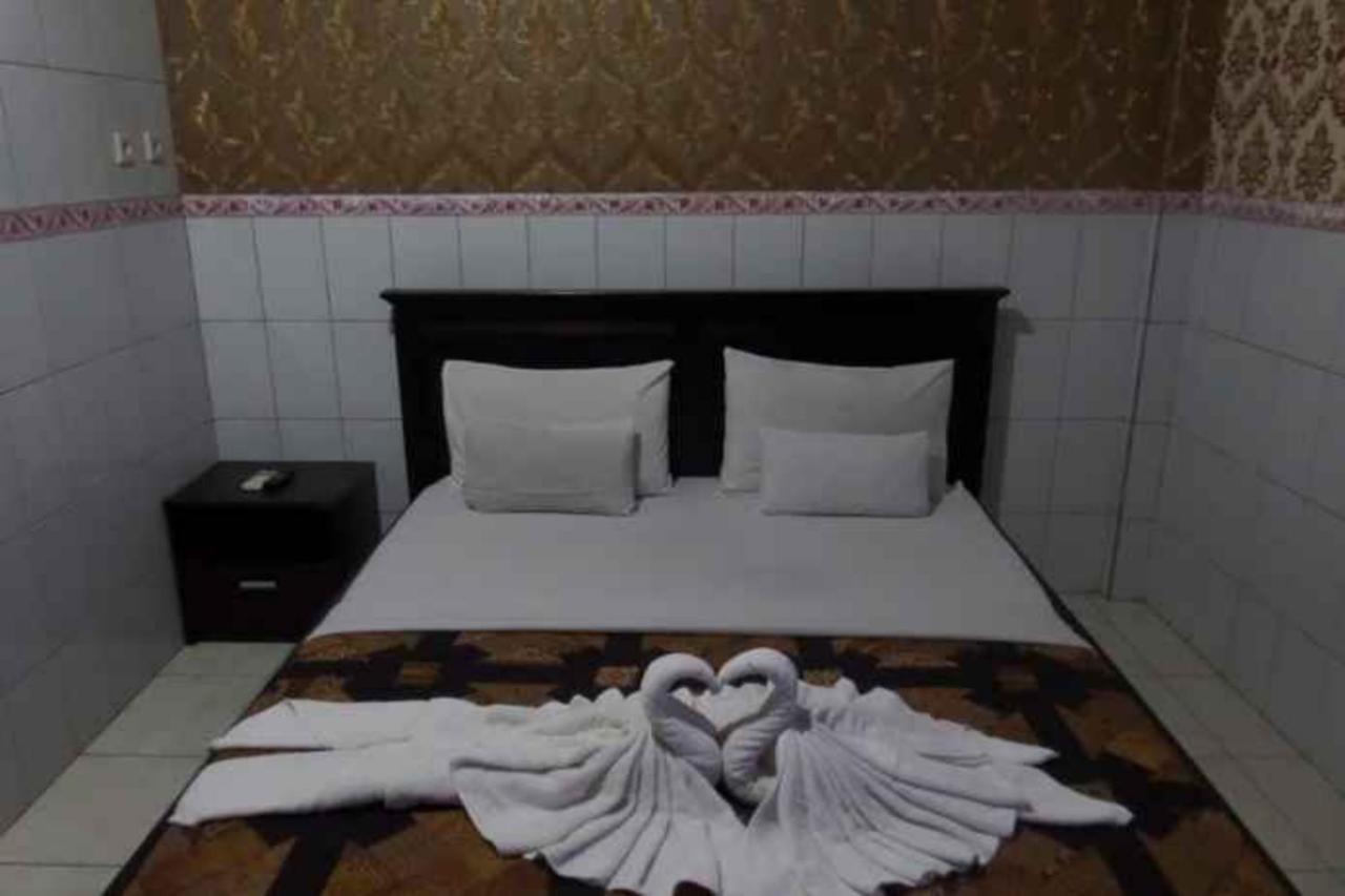 Vaccinated Staff - Oyo 3523 Gong Corner Homestay Kuta Lombok Eksteriør billede